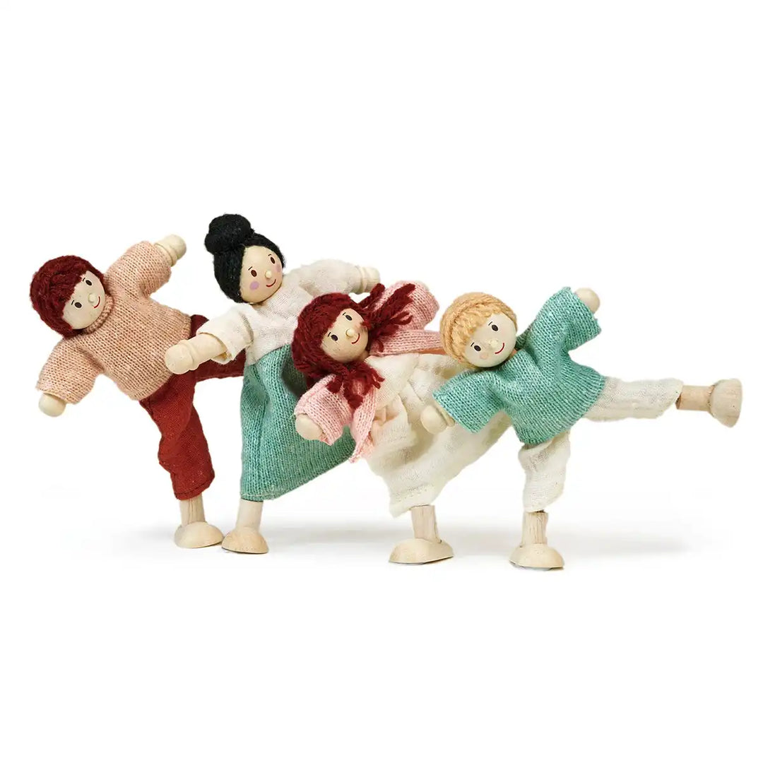 Mentari Honeybunch dolls house family figures dancing in play scene